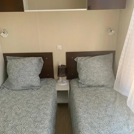 Flo Mobil Poney Trois Etoiles Route De Moustiers Ste Croix Campsite *