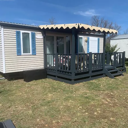 Flo Mobil Poney Trois Etoiles Route De Moustiers Ste Croix Campsite