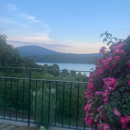 Flo Mobil Poney Trois Etoiles Route De Moustiers Ste Croix * Sainte-Croix-de-Verdon